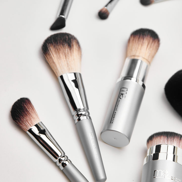 Retractable Powder - Brush
