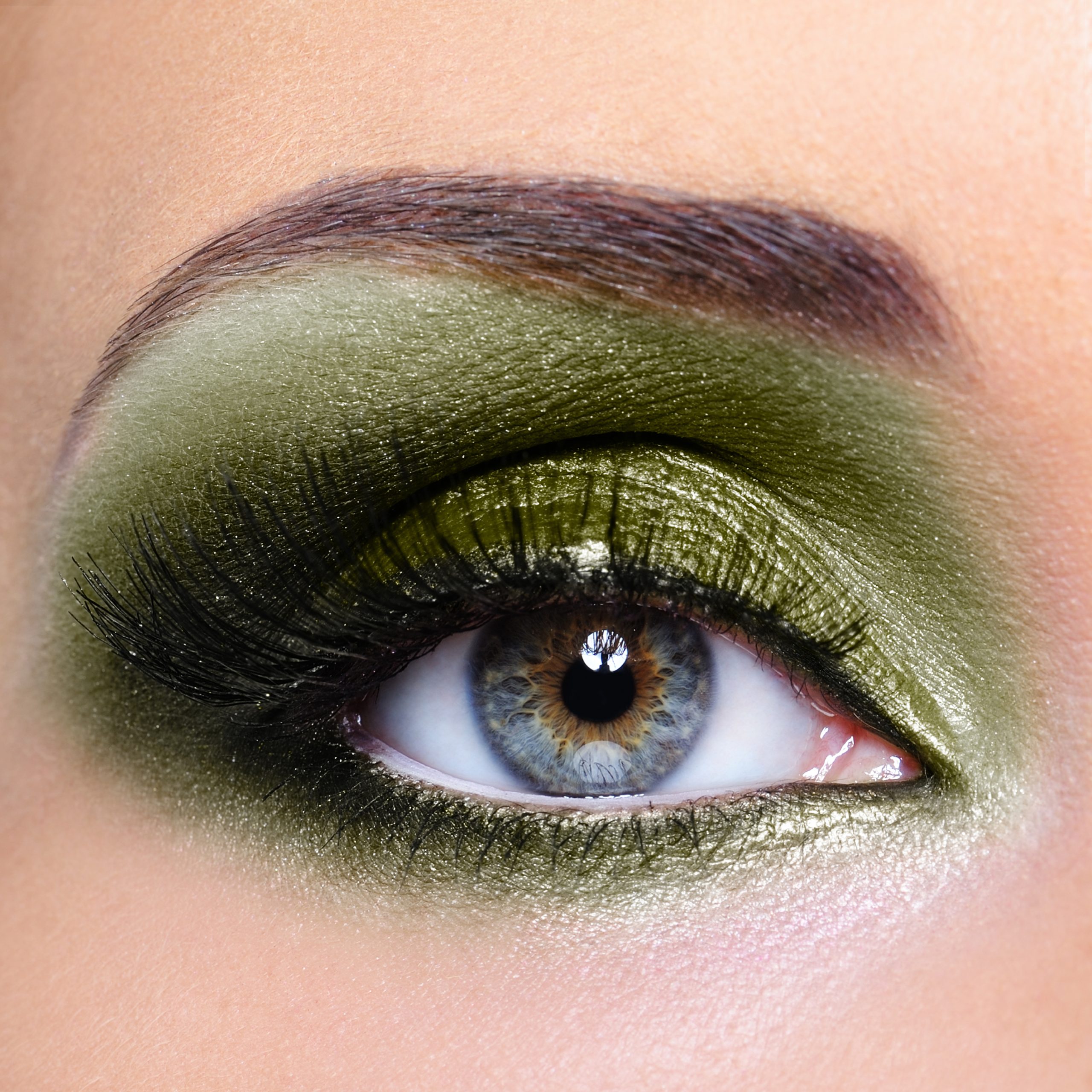 ME_EyeShadow-Shimmer_Olive_2-scaled-1.jpg